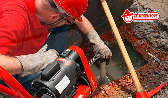 Desentupir Esgotos e Fossas